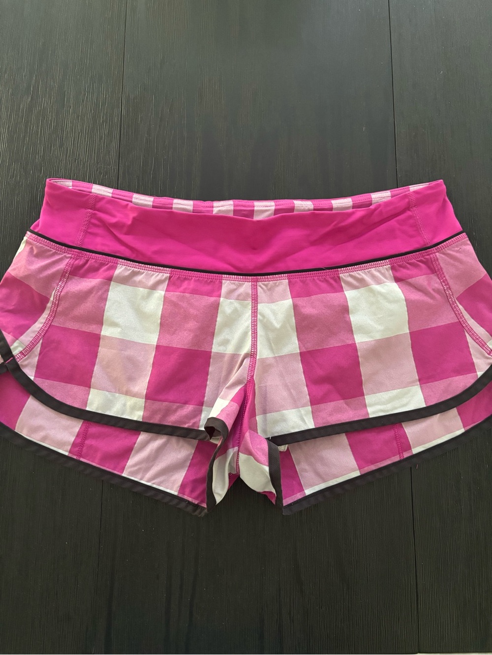 • [Lululemon] Plaid Shorts •